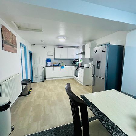 Unique Private Rooms Bolton Ngoại thất bức ảnh