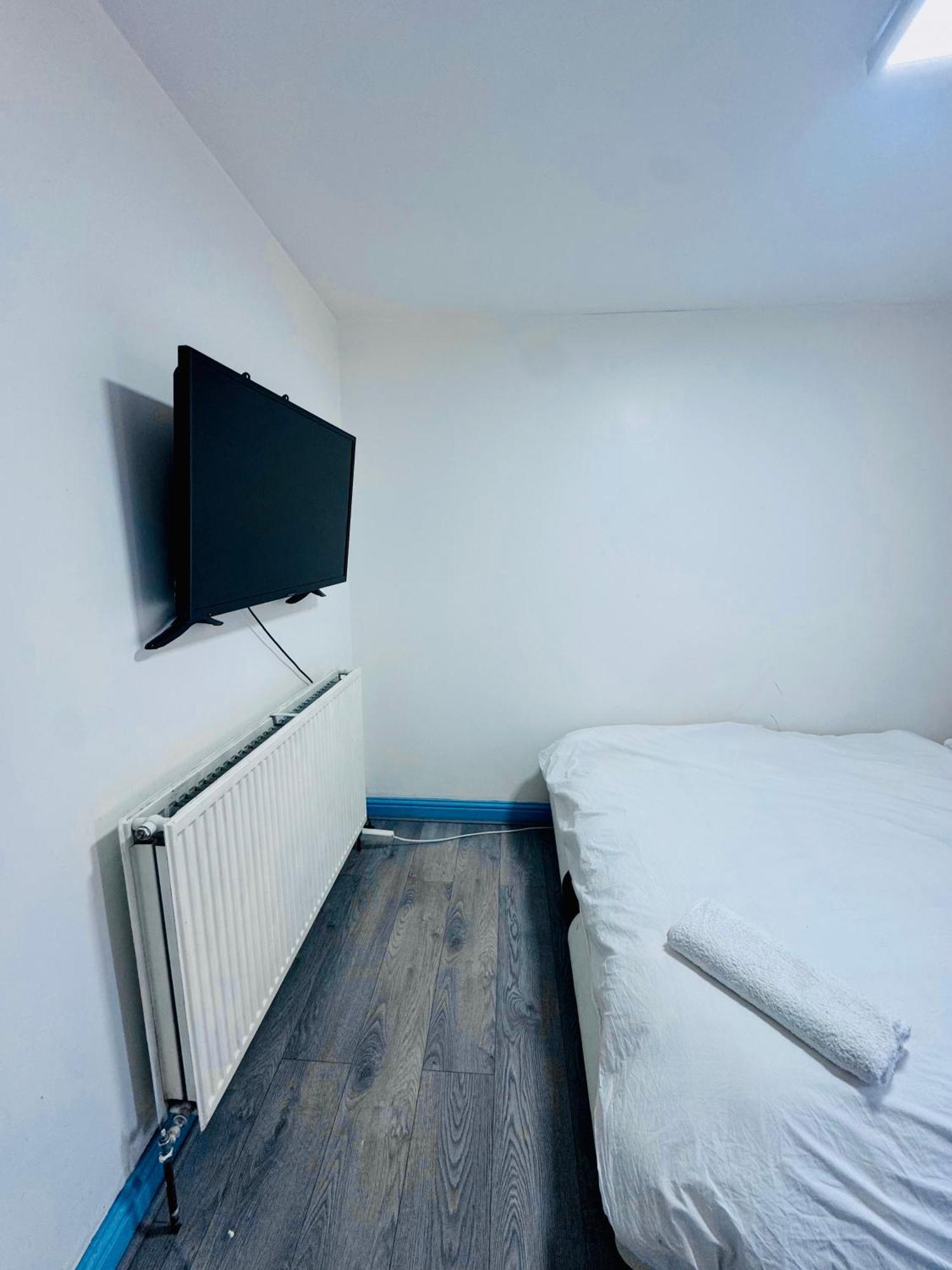 Unique Private Rooms Bolton Ngoại thất bức ảnh
