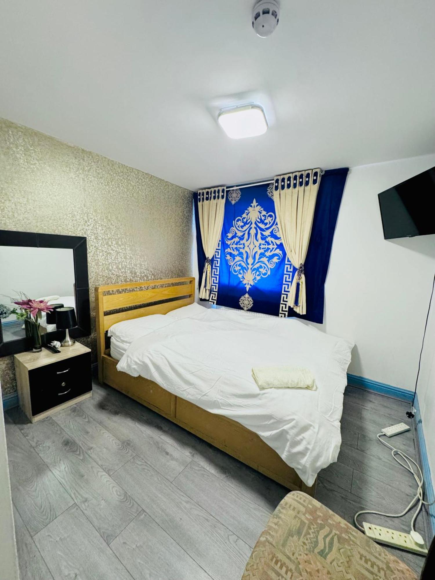 Unique Private Rooms Bolton Ngoại thất bức ảnh