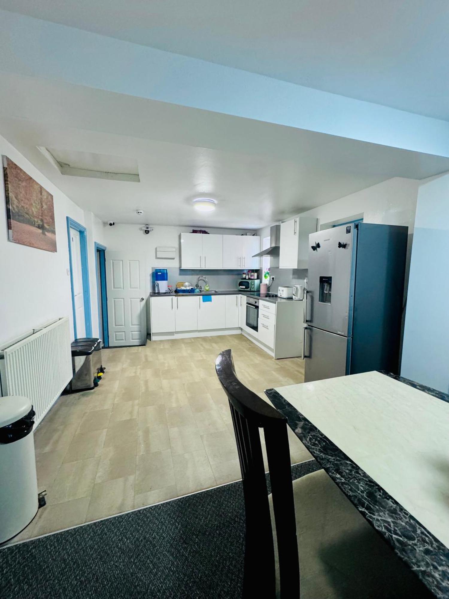 Unique Private Rooms Bolton Ngoại thất bức ảnh