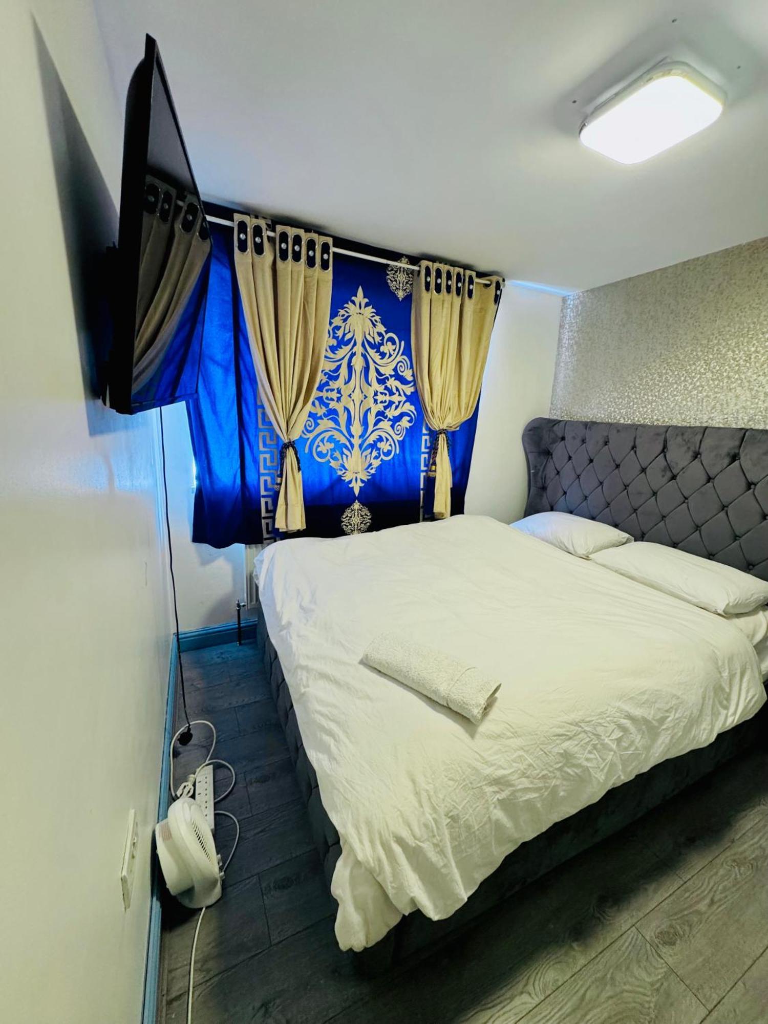 Unique Private Rooms Bolton Ngoại thất bức ảnh