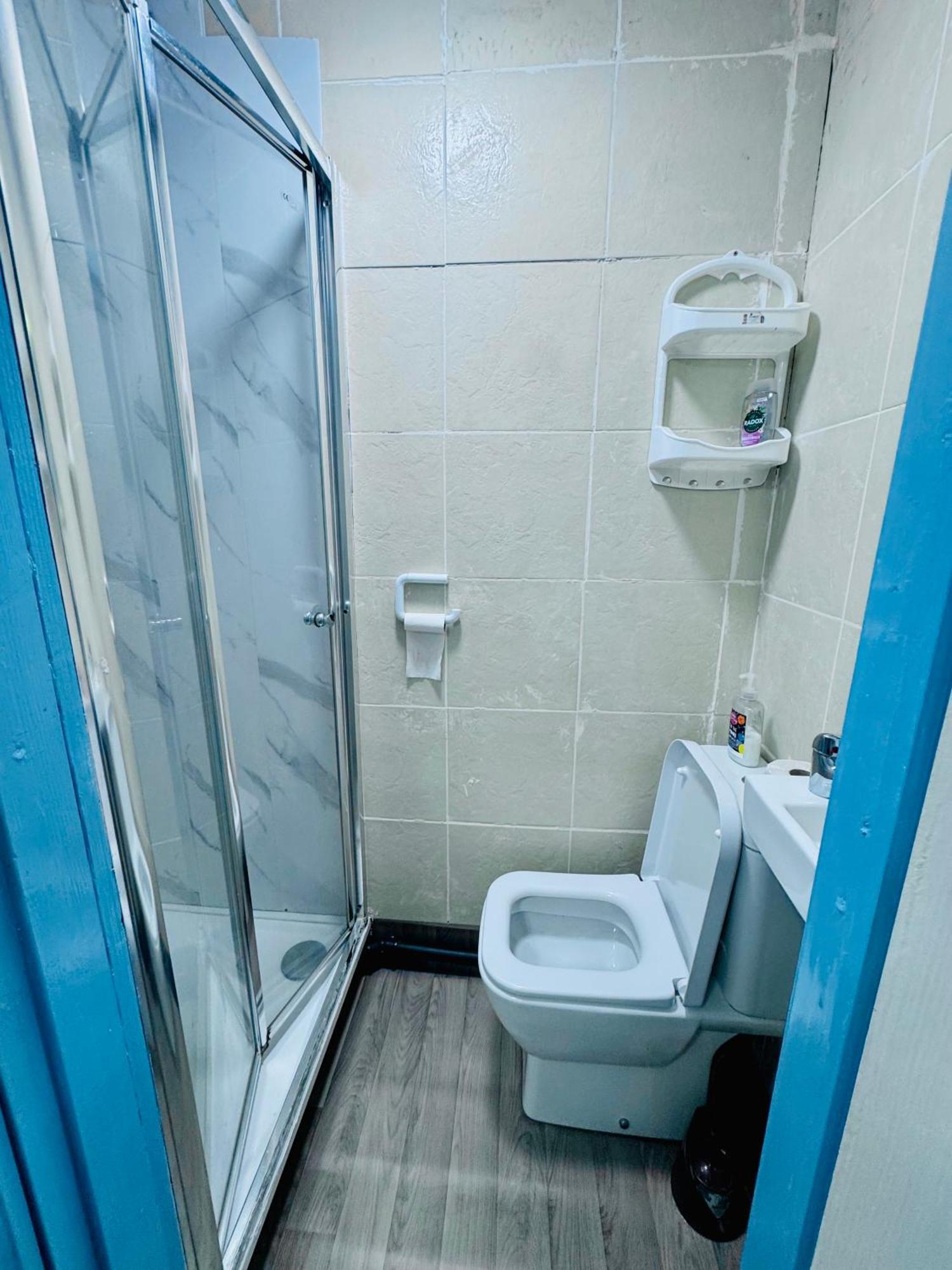 Unique Private Rooms Bolton Ngoại thất bức ảnh