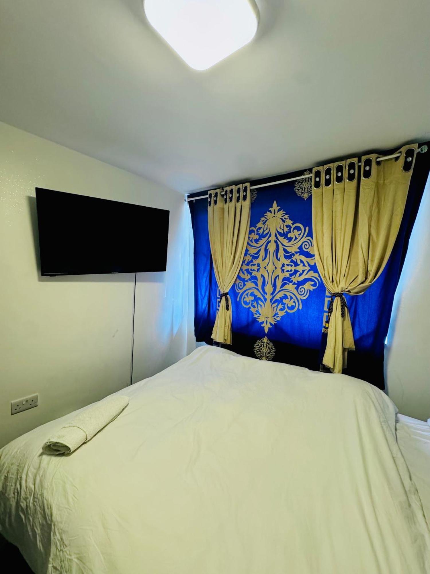 Unique Private Rooms Bolton Ngoại thất bức ảnh