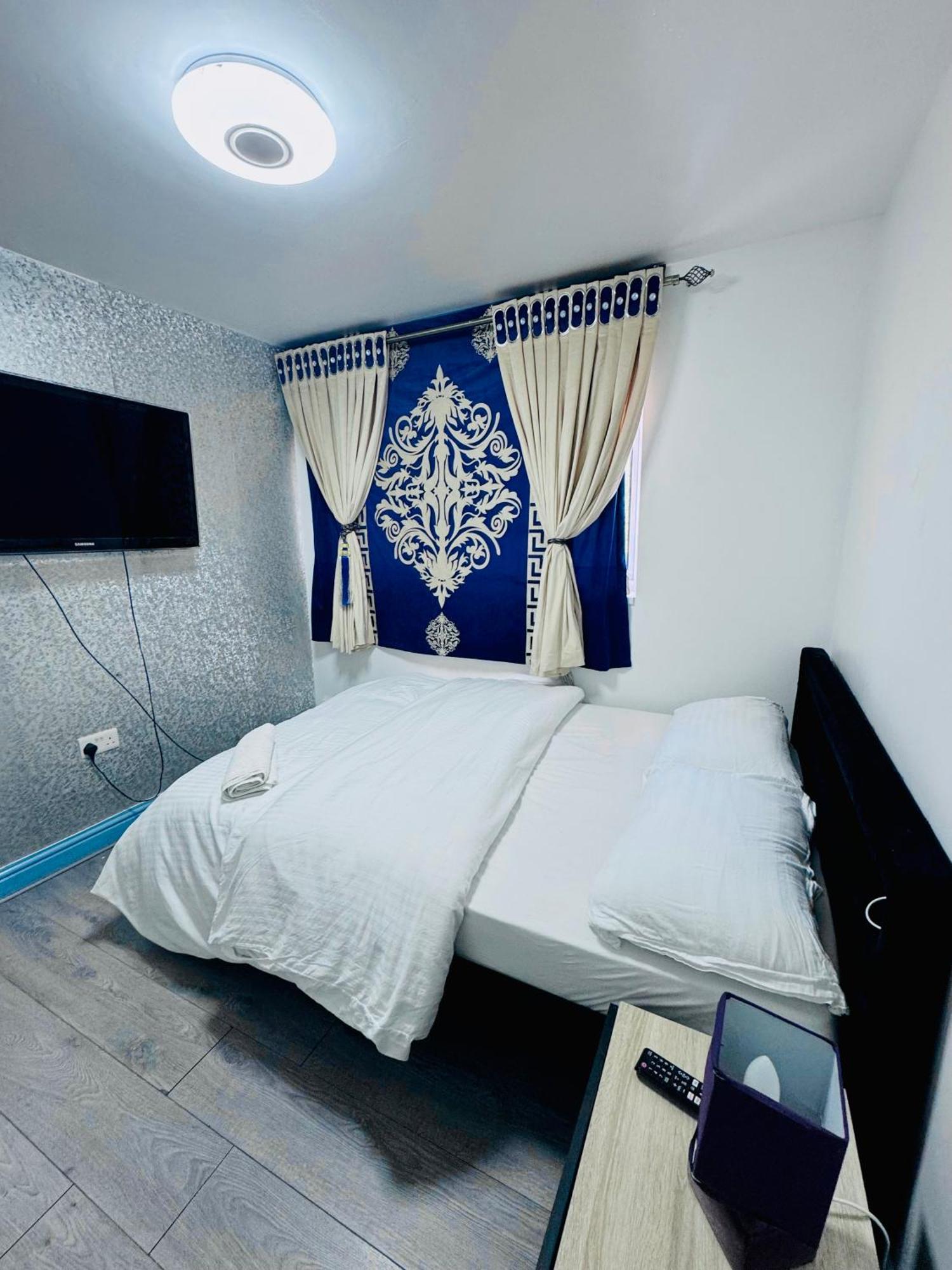 Unique Private Rooms Bolton Ngoại thất bức ảnh