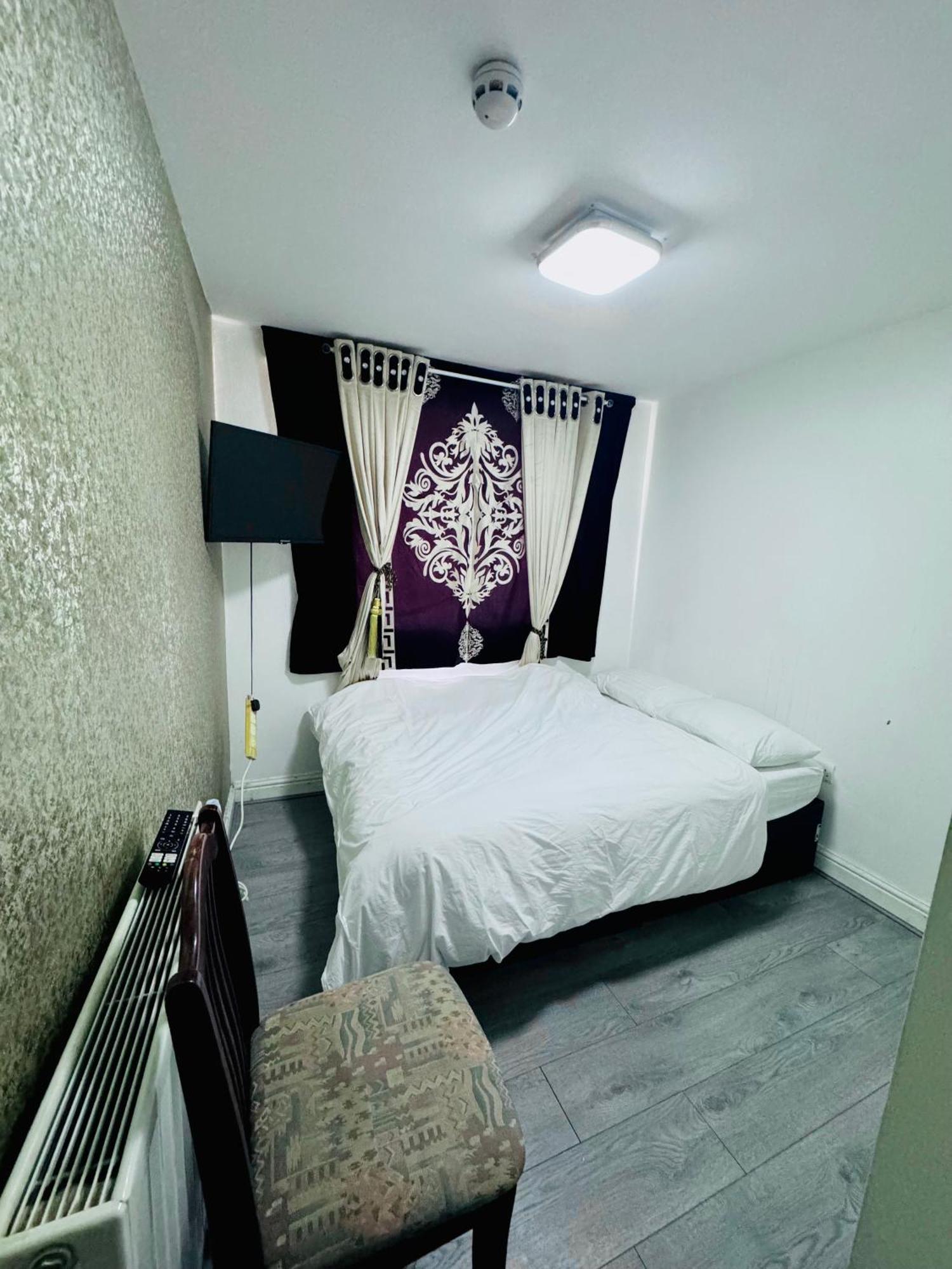 Unique Private Rooms Bolton Ngoại thất bức ảnh